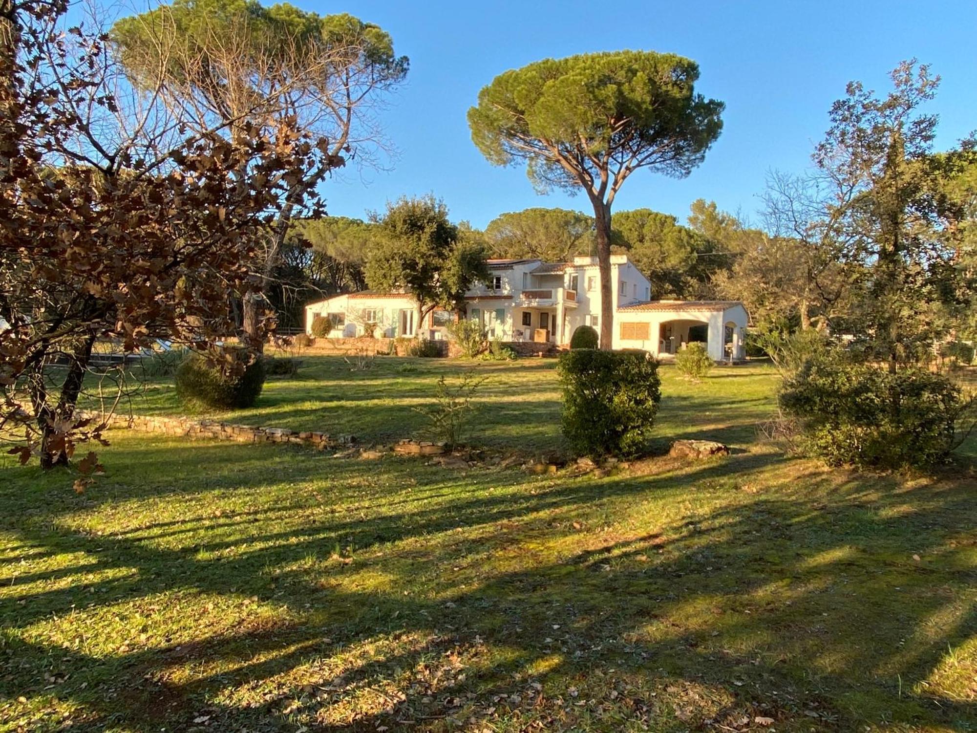 Residence Gabrielle Le Cannet Des Maures Exteriör bild